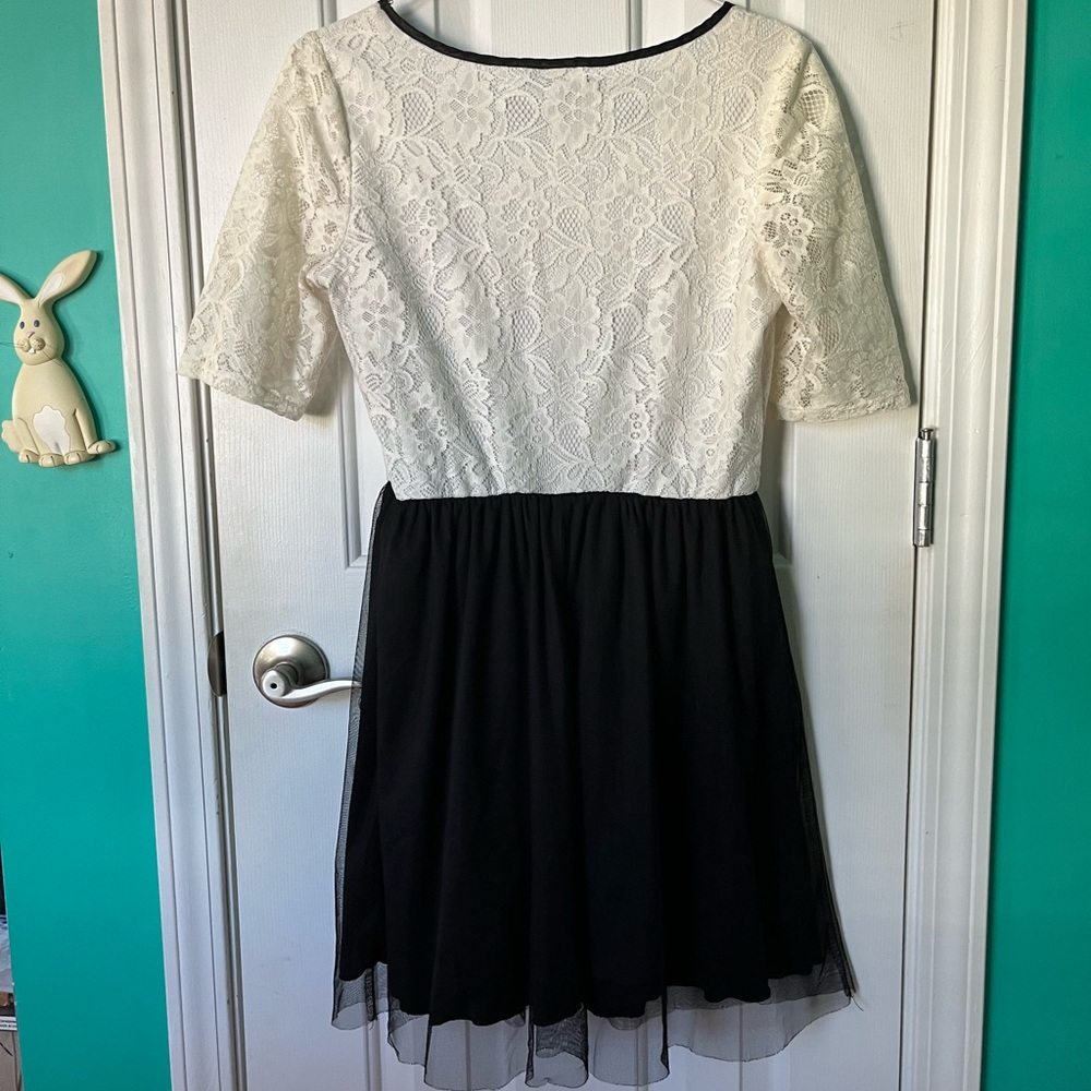 Dress - Picture 2 of 6